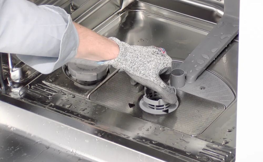 perilica-posudja-ne-ispumpava-vodu-sto-uciniti